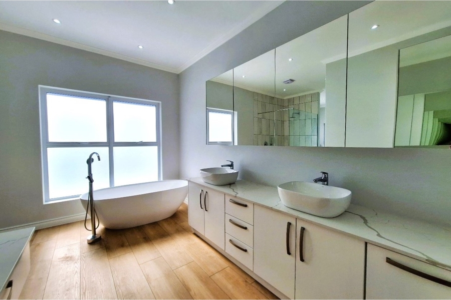3 Bedroom Property for Sale in Shelley Point Western Cape